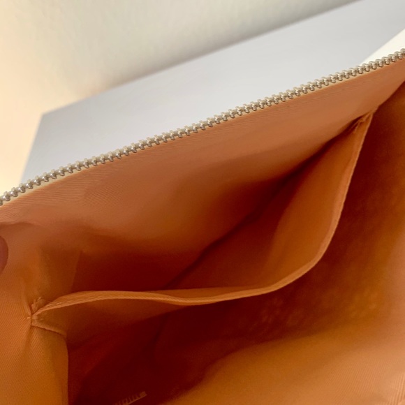 Old Navy wristlet - Picture 3 of 3